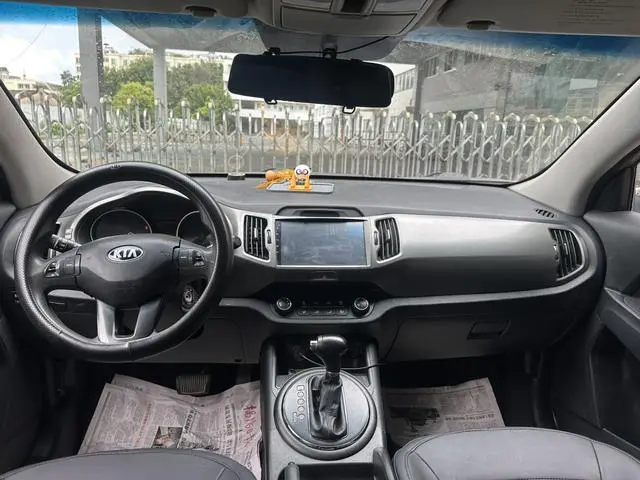 Kia Smart running 2.0L automatic two-wheel drive version Premium