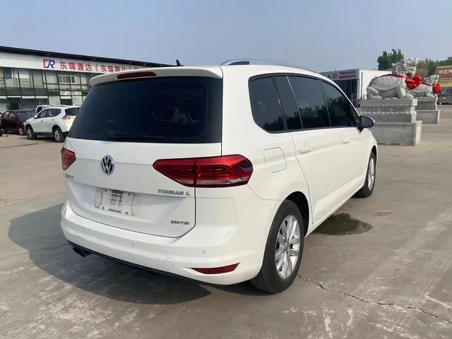 Volkswagen Touran L 280TSI Automatic Shuya Version