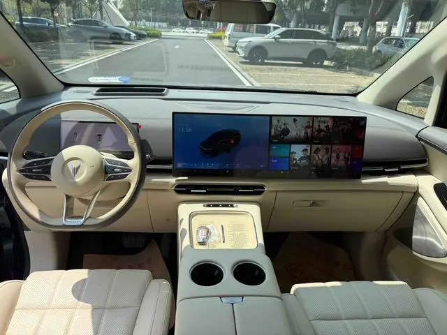 VOYAH Lantu Dreamer PHEV Four-wheel drive flagship Kunpeng Edition