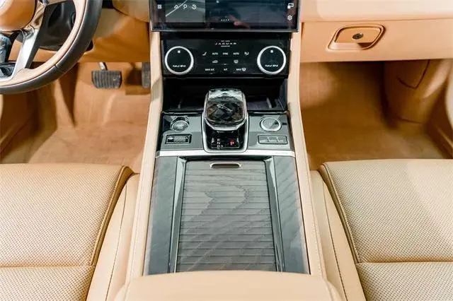 Jaguar Jaguar XFL 2.0T P250 two-wheel drive Exclusive Deluxe Edition