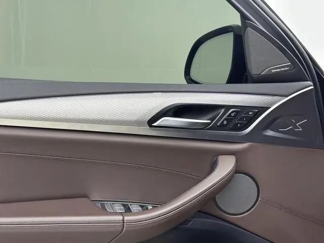 BMW BMW X4 xDrive30i M sports suit