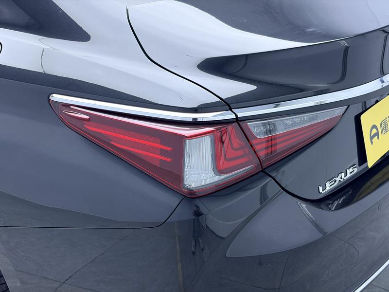 Lexus Lexus ES 2022