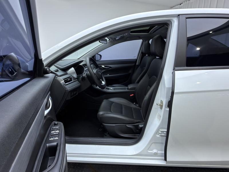 Geely Emgrand 2021