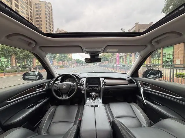Honda Crown Road 240TURBO Two-wheel drive Exclusive Edition