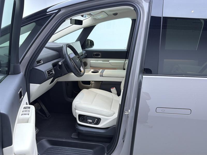 Li Auto Ideal MEGA 2025