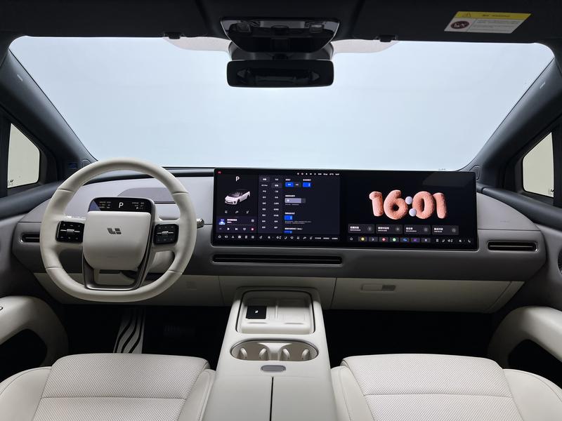 Li Auto Ideal i6 2025
