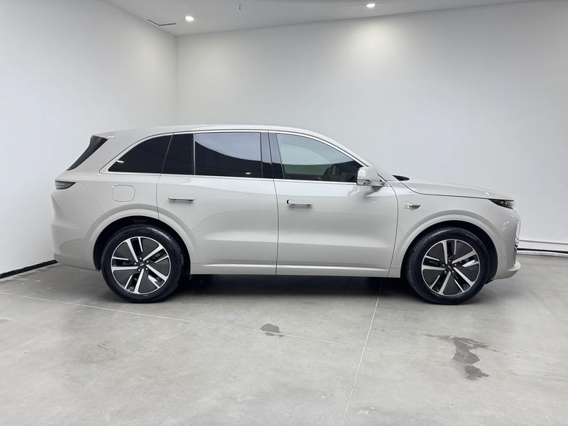 Li Auto Ideal L6 2024