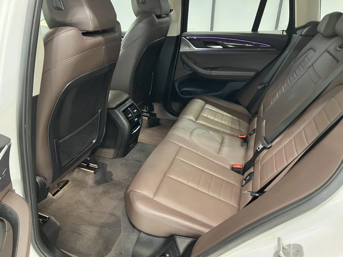 BMW BMW X3 xDrive30i leading M sports suit