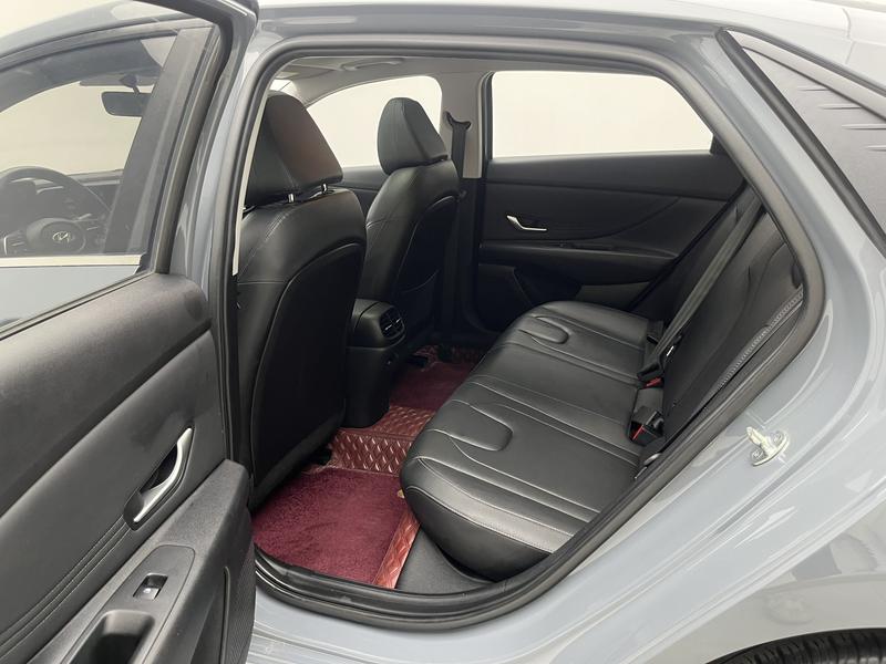 Hyundai Elantra 2022