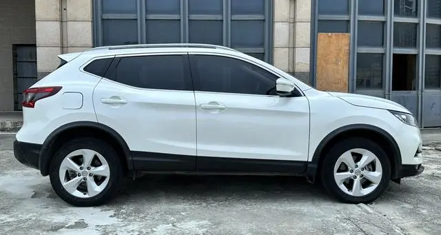 Nissan Qashqai 2.0 L XV Smart Edition