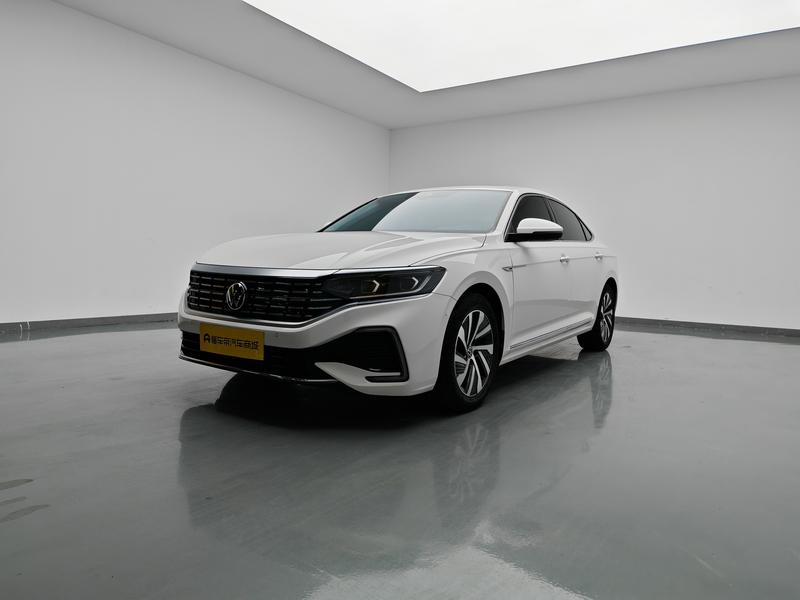 Volkswagen Passat PHEV 2022
