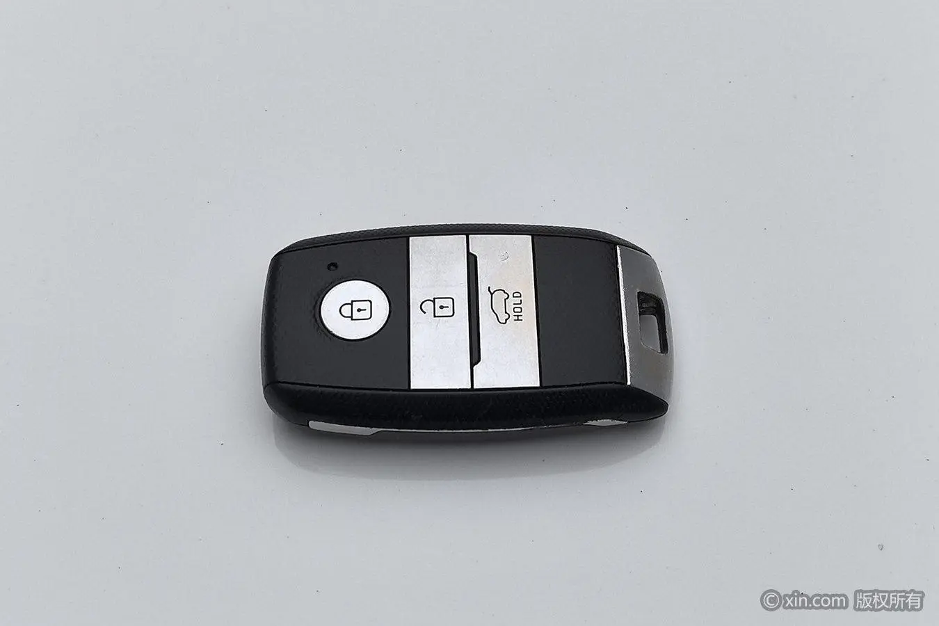 Kia Smart running 2.0L automatic two-wheel drive version DLX
