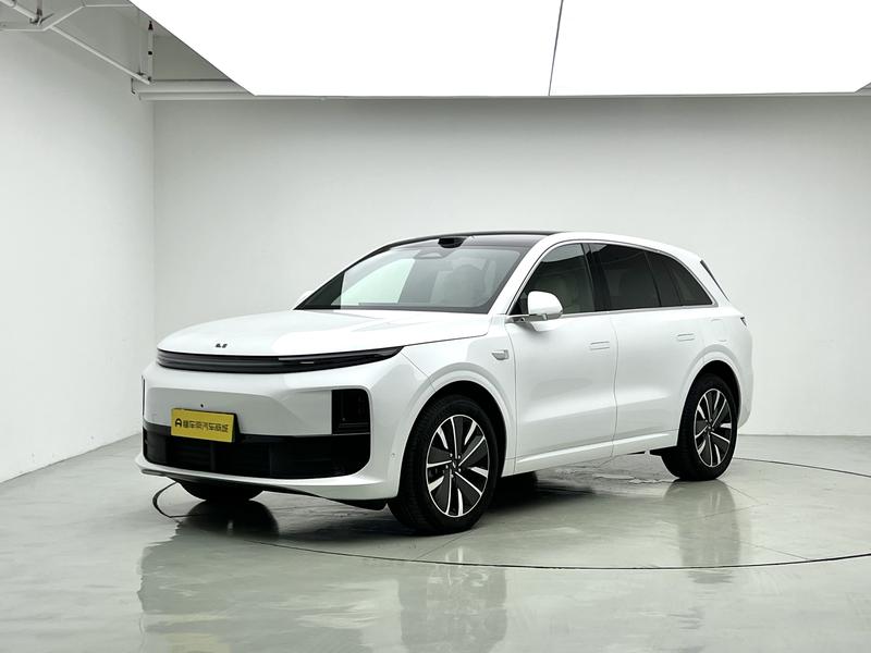 Li Auto Ideal L6 2025