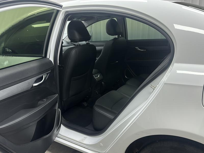 Geely Emgrand 2021