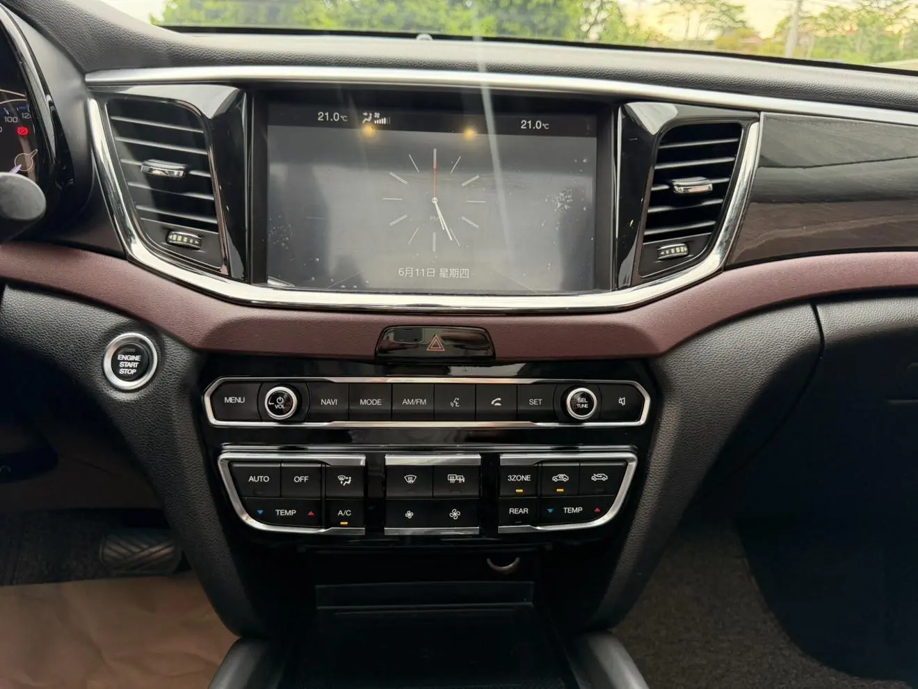 GAC Trumpchi GS8 320T two-wheel drive premium edition 7 seats