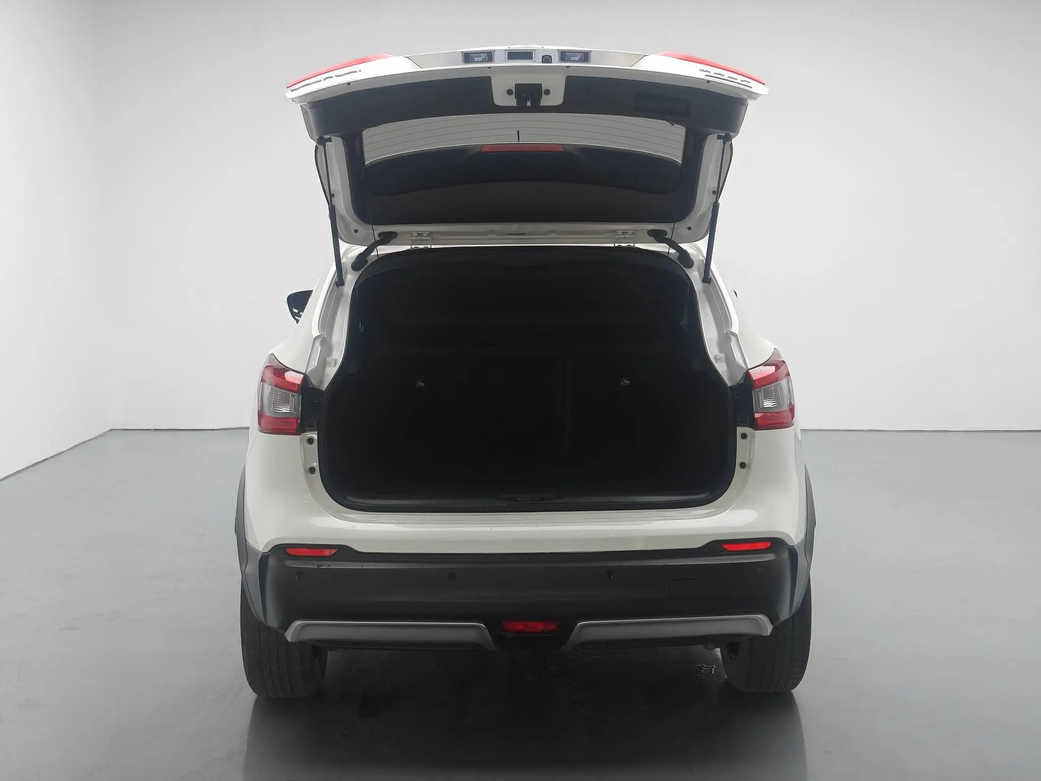 Nissan Qashqai 2.0L CVT Deluxe Edition