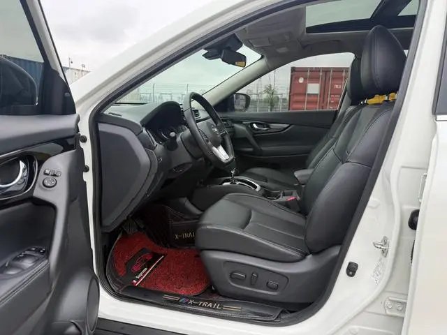 Nissan Qijun 2.0 L XL ITS 3rows CVT 2WD Zhilian seven-seater comfort edition
