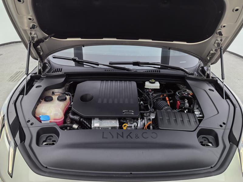 Lynk & Co Lynk&Co 07 EM-P 2024