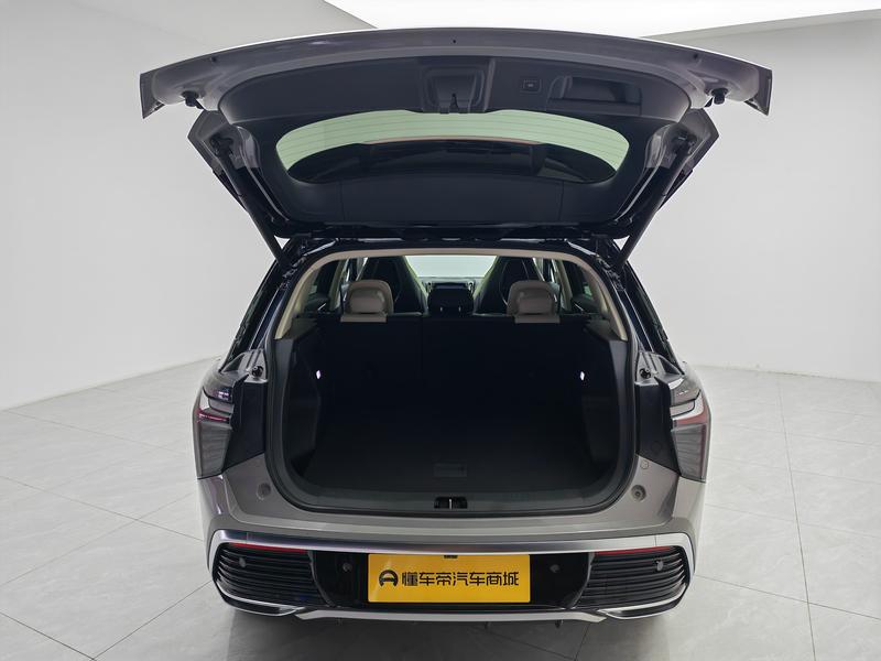 Hongqi Hongqi HS3 2023