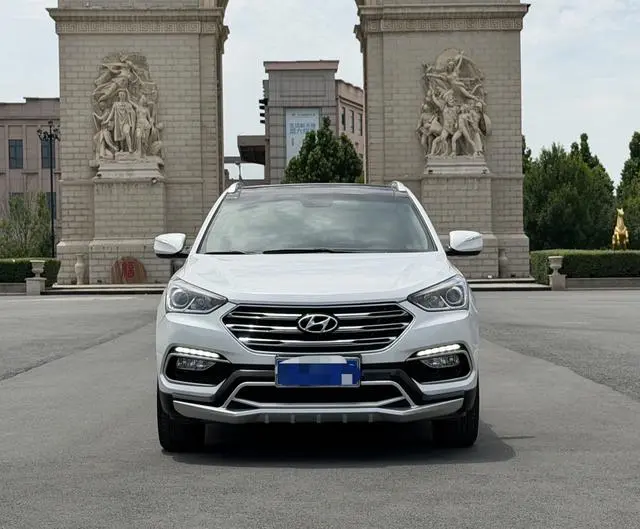 Hyundai Shengda 2.0T automatic two-wheel drive intelligent 7-seater