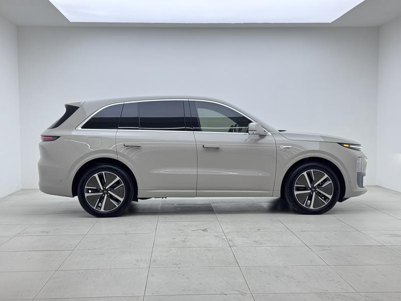 Li Auto Ideal L6 2024