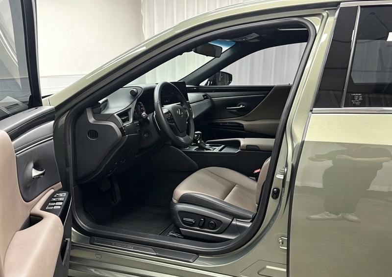 Lexus Lexus ES 2022