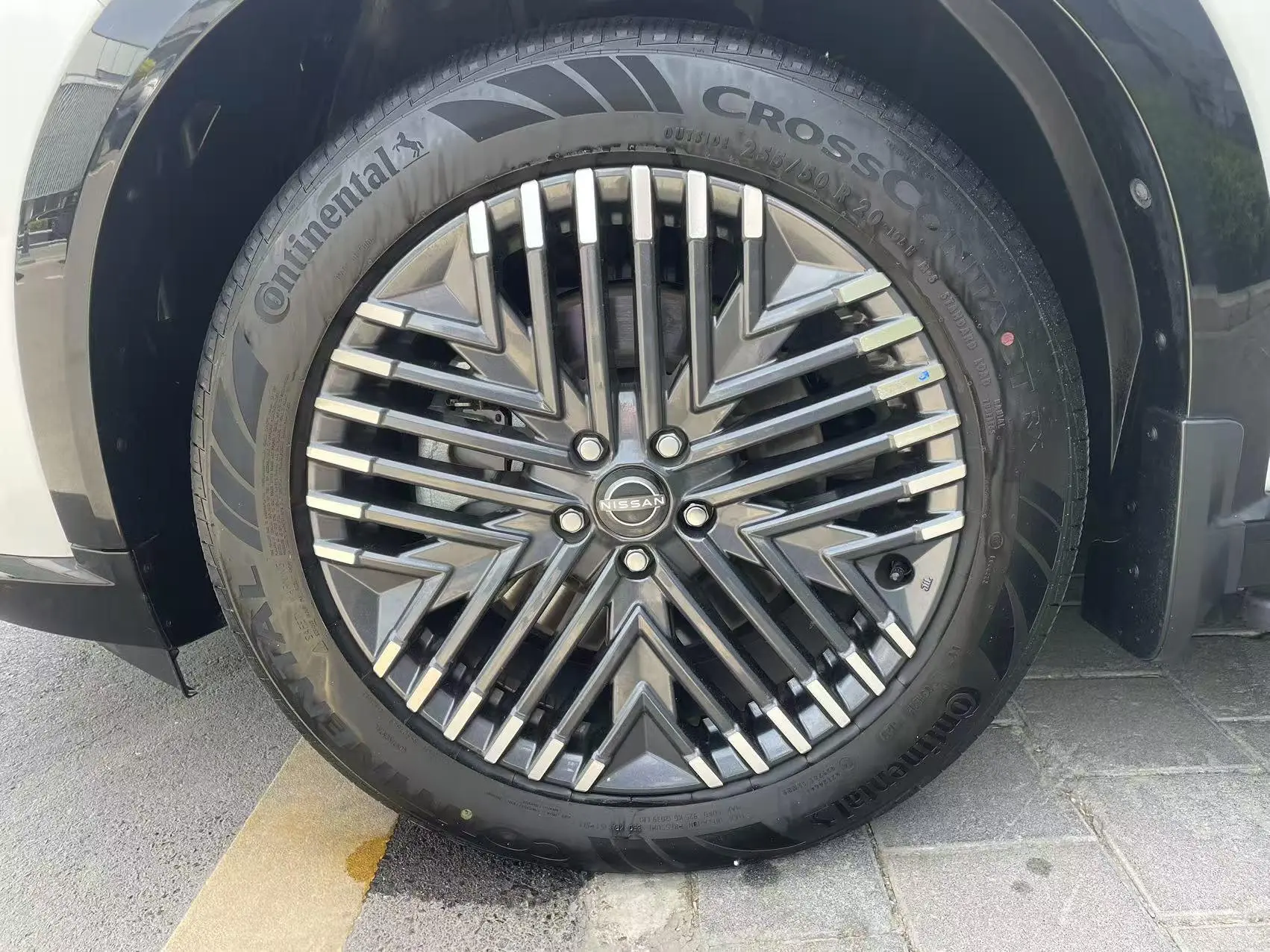 Nissan Exploring the land 380VC-TURBO four-wheel drive Zhizun Edition six-seater