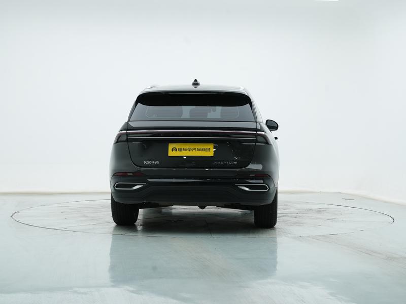 Lincoln Voyager 2023