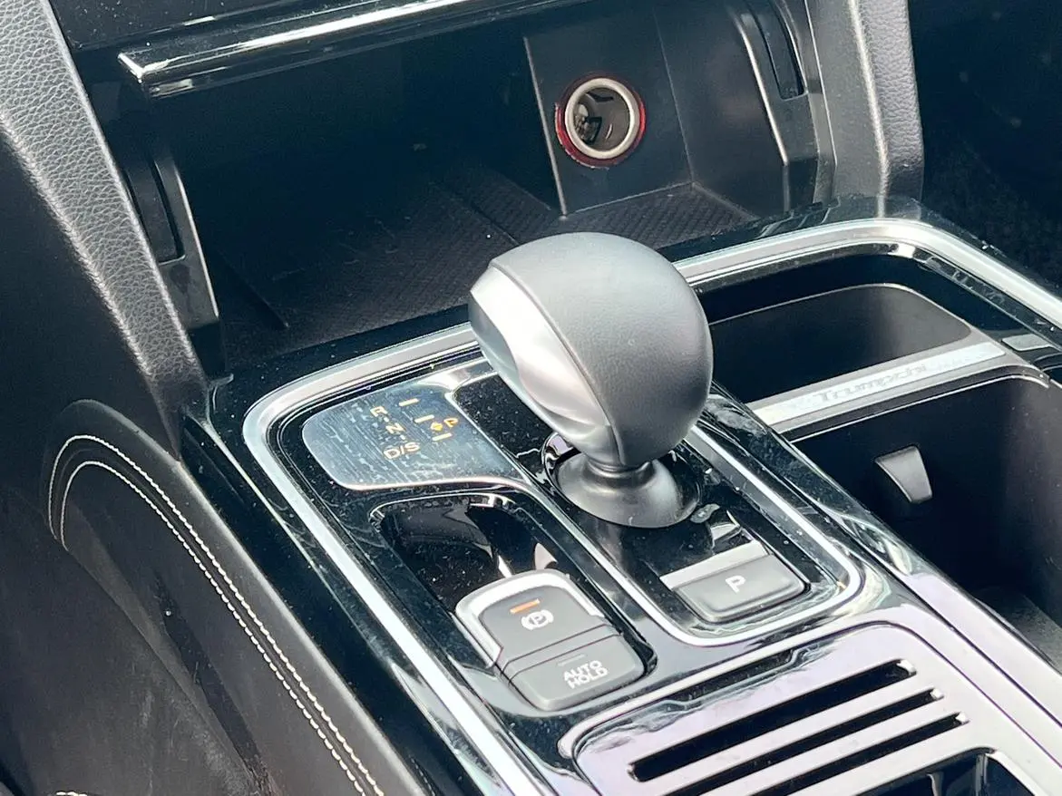 GAC Trumpchi GS8 390T two-wheel drive Luxury Zhilian Commemorative Edition
