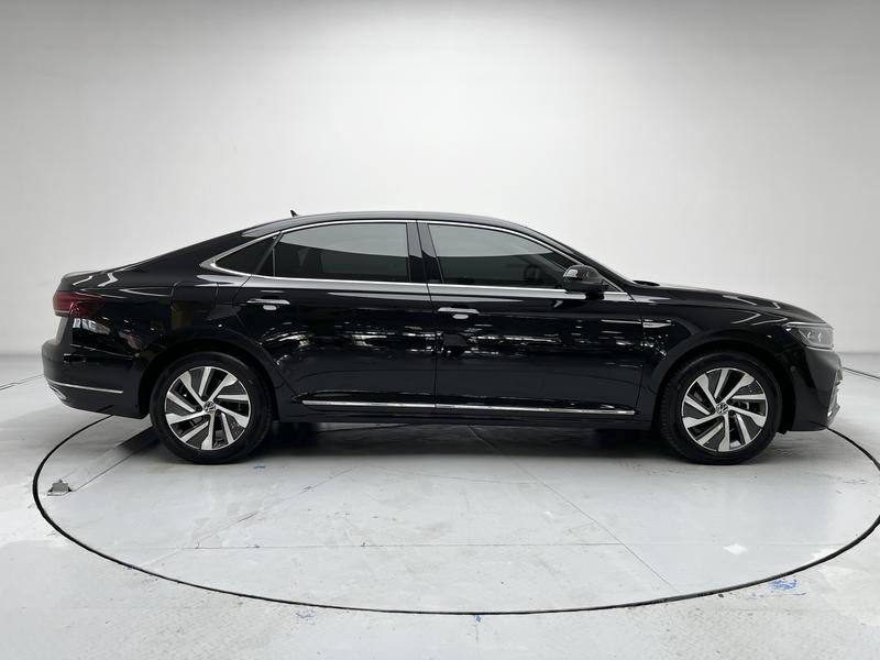 Volkswagen Passat PHEV 2022