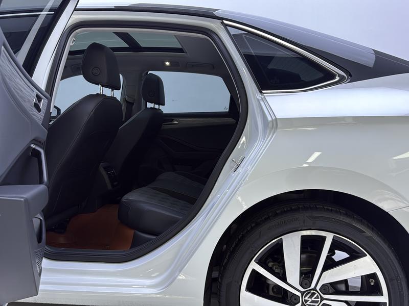 Volkswagen Sagitar 2025