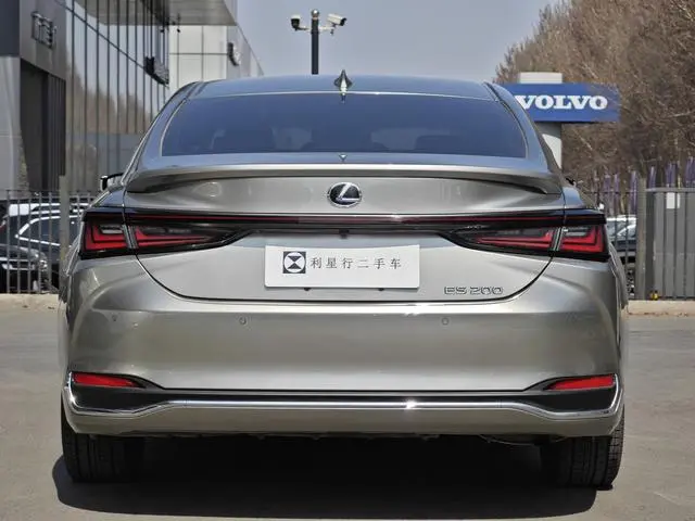 Lexus Lexus ES 200 Premium Edition