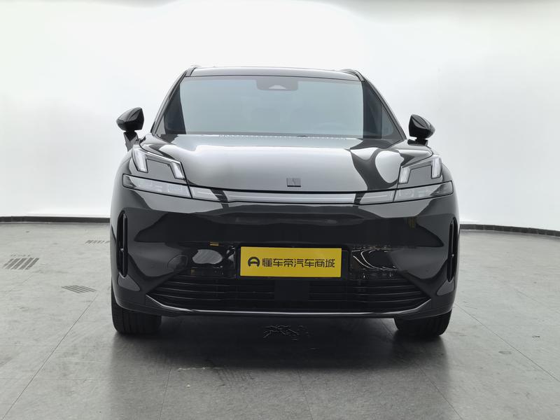 Lynk & Co Lynk&Co 08 EM-P 2023