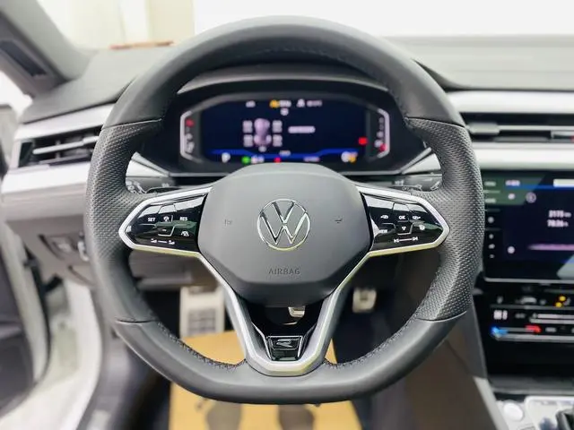 Volkswagen Volkswagen CC 380TSI eye-catching version