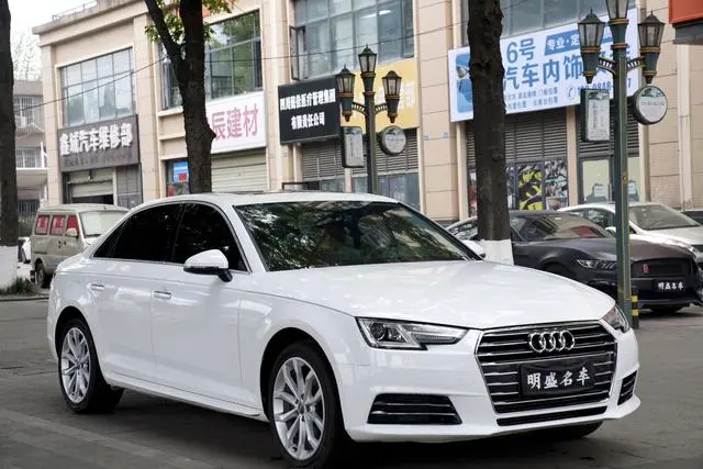 Audi Audi A4L 30th anniversary type 40 TFSI aggressive type