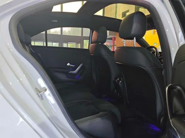 Mercedes-Benz Mercedes-Benz A-class A 200 L sports sedan fashion Version