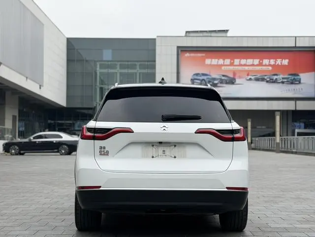 NIO NIO ES8 580KM base version six seats