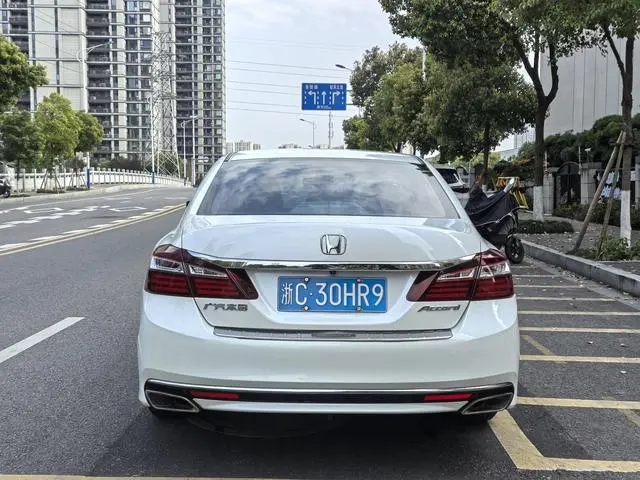 Honda Accord 2.0L Comfort Version