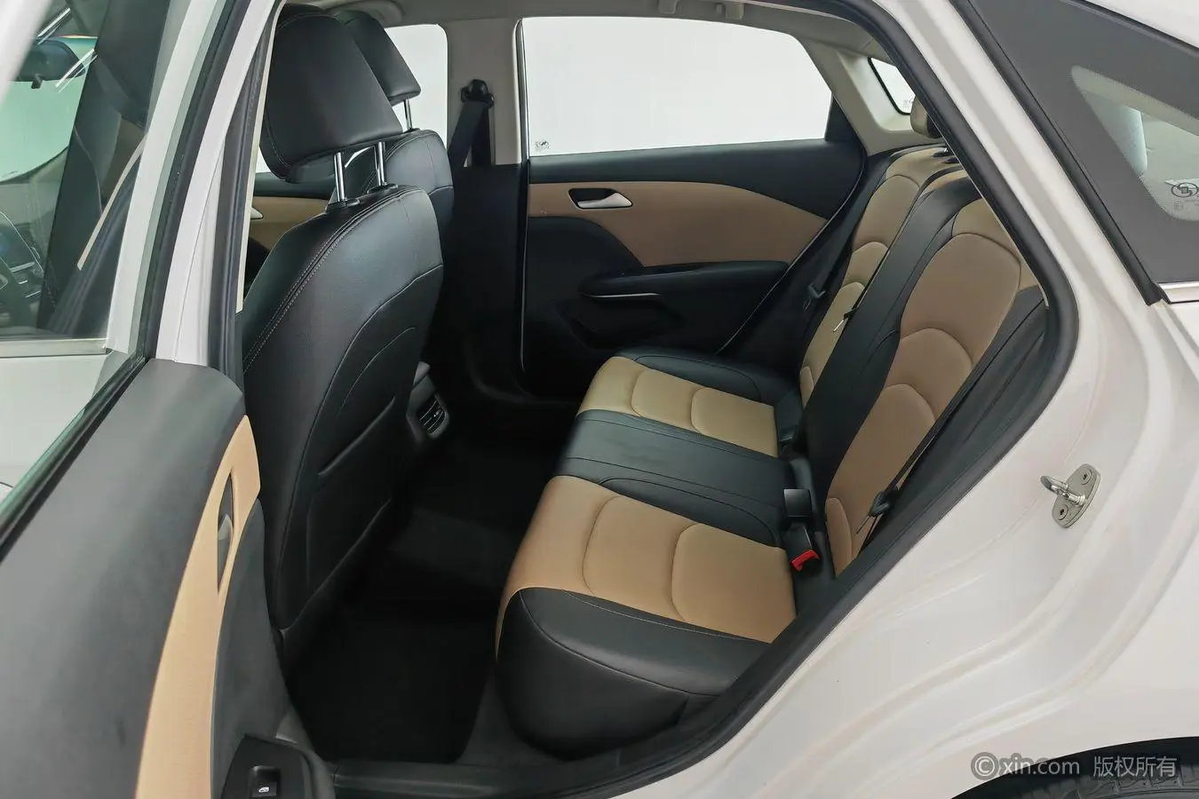 Chevrolet Cruze 320 automatic Enjoy Skylight version