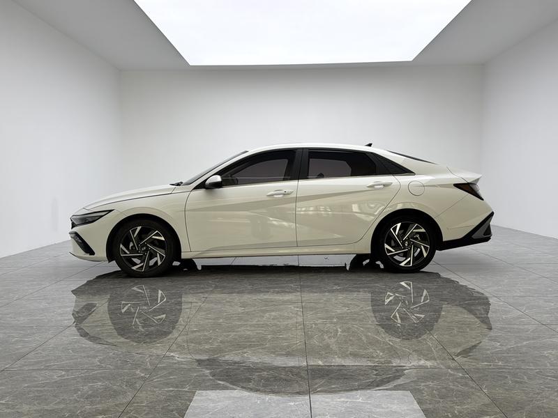 Hyundai Elantra 2023