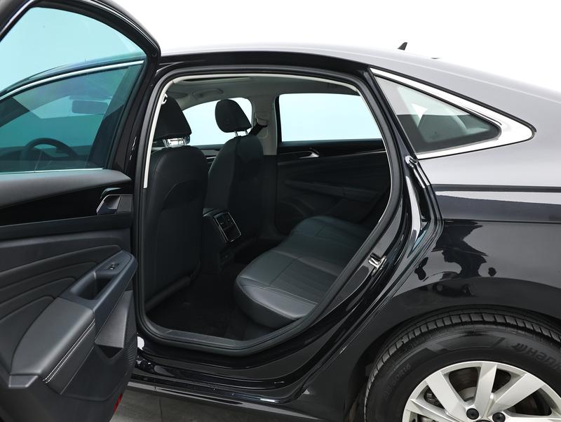 Volkswagen Passat 2025