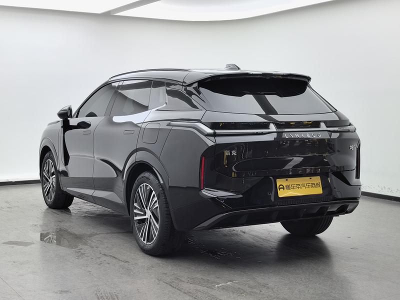 Lynk & Co Lynk&Co 08 EM-P 2023