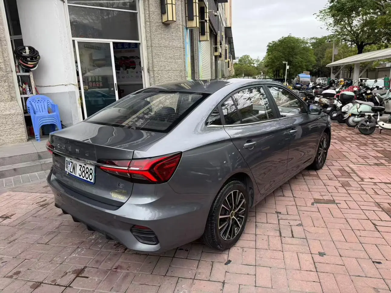 Roewe Roewe i5 Facelift 1.5L CVT Diamond edition
