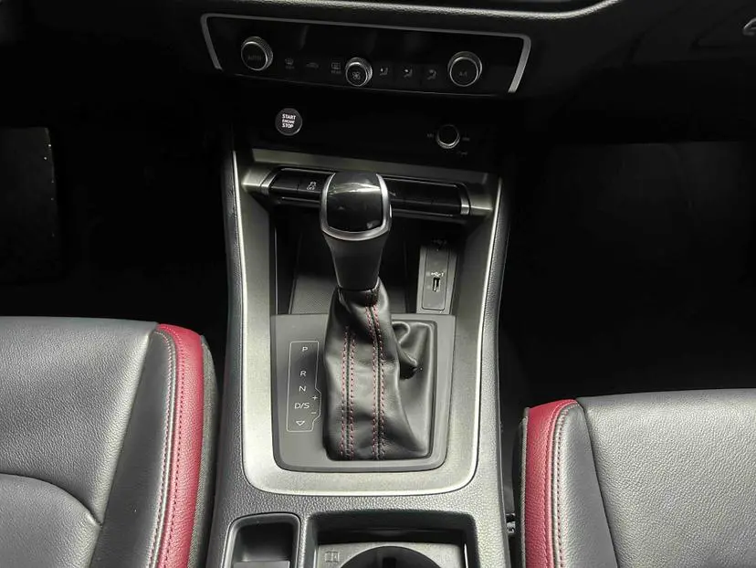 Audi Audi Q3 35 TFSI fashion and elegant