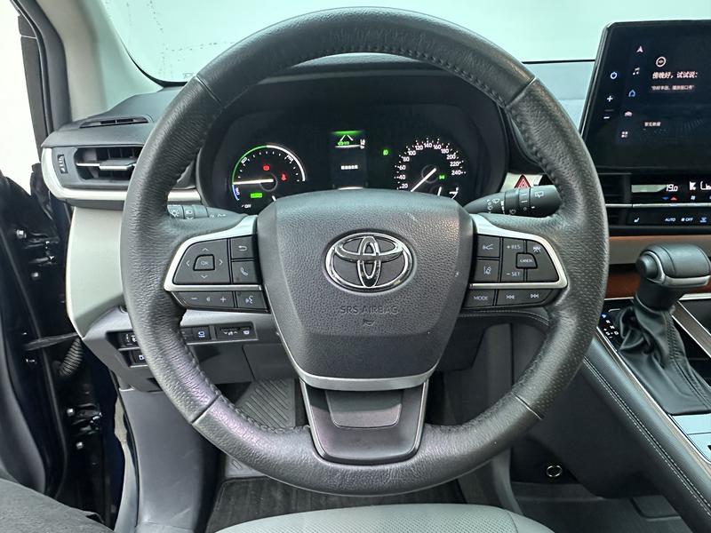 Toyota Gravia 2022