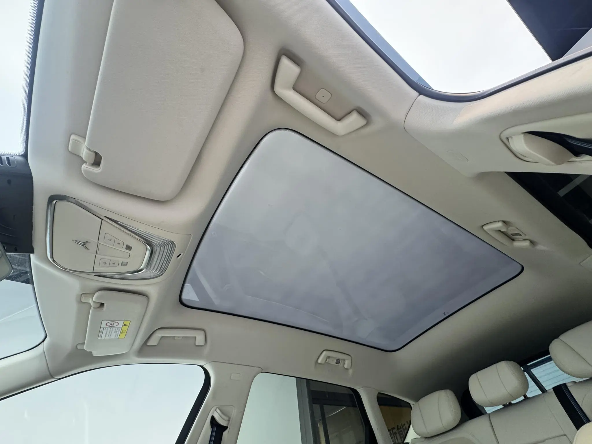 VOYAH Lan Tu FREE Four-wheel drive standard range extension exclusive luxury set
