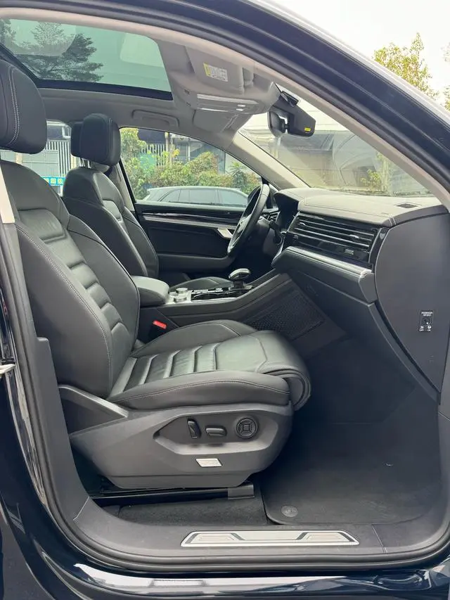 Volkswagen Touareg 3.0 TSI Ruixiang Edition Yao Black Sports Suit