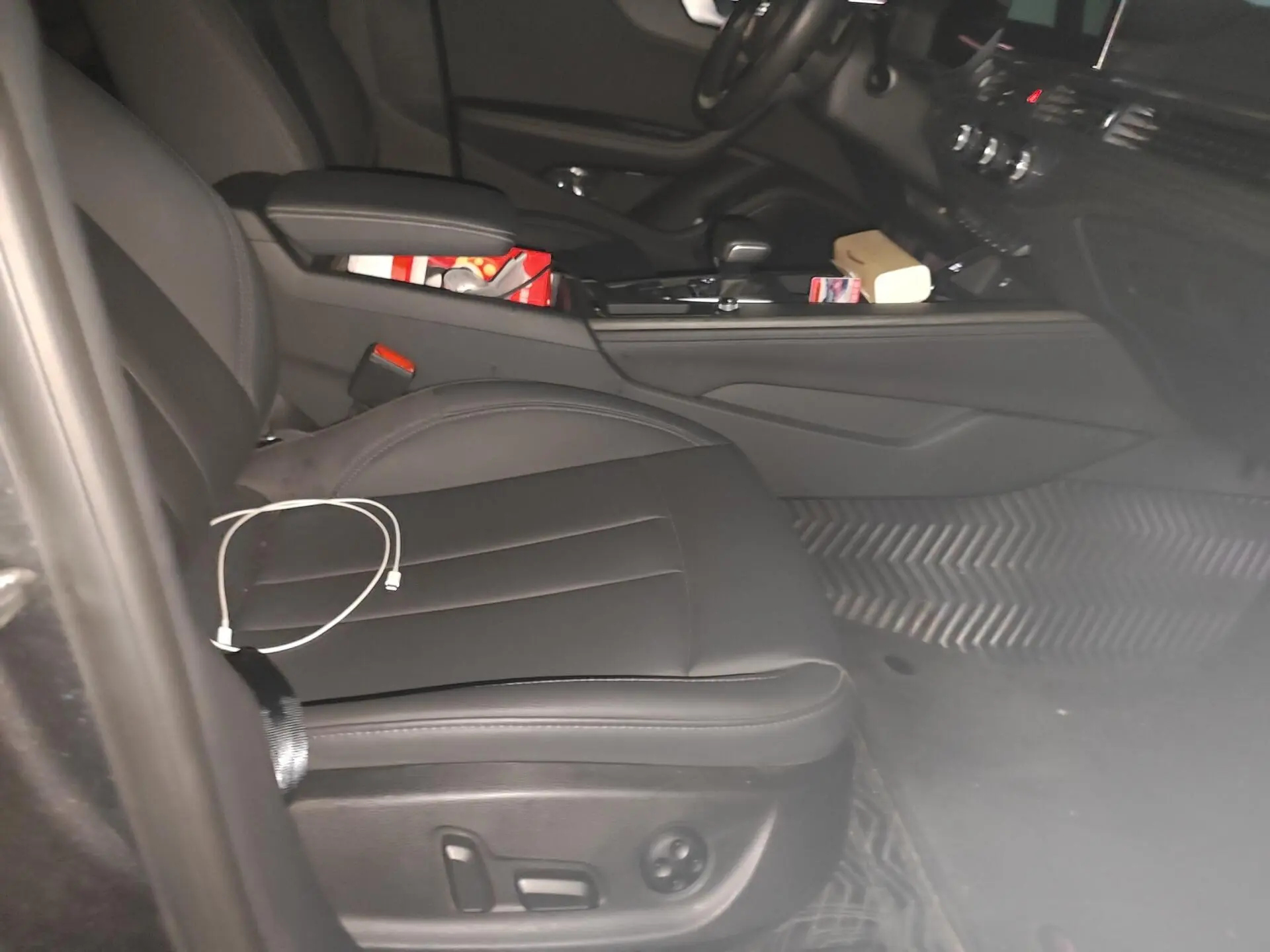 Audi Audi A4L 40 TFSI fashion and elegant