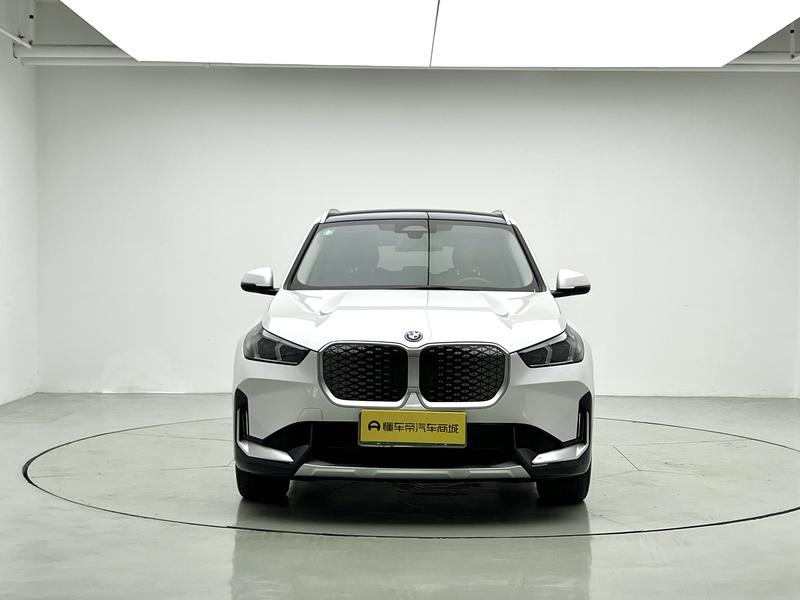 BMW BMW iX1 2024