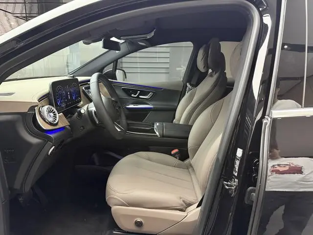 Mercedes-Benz Mercedes-Benz EQE SUV EQE SUV 500 4MATIC Pioneer Edition